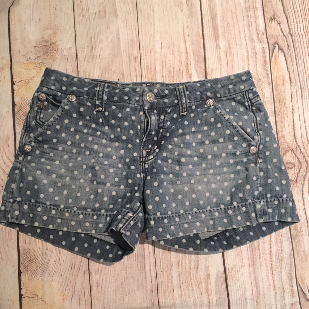 Miss me denim shorts 👀 Size 29
